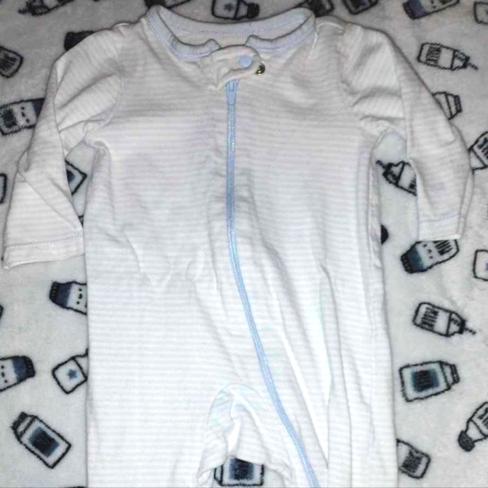 Different Baby Rompers - Picture 2 of 3